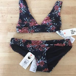 New with tags floral Billabong Bikini Bottoms